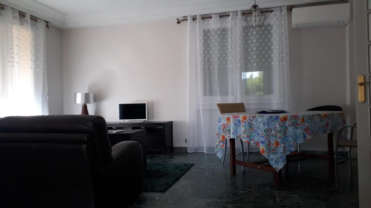 1er étage Climatisé Entier 90m2 Appartement *